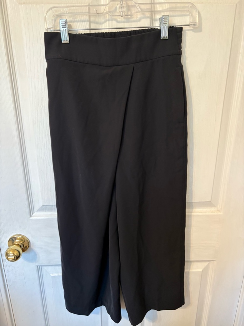 Lululemon Black Wide-Leg Cropped Pants